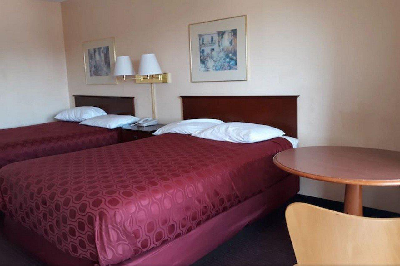Americas Best Value Inn Stockbridge Exteriör bild