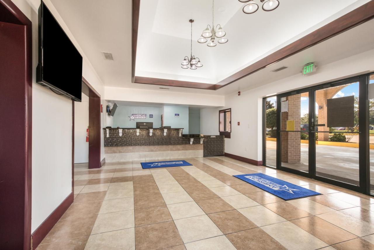 Americas Best Value Inn Stockbridge Exteriör bild