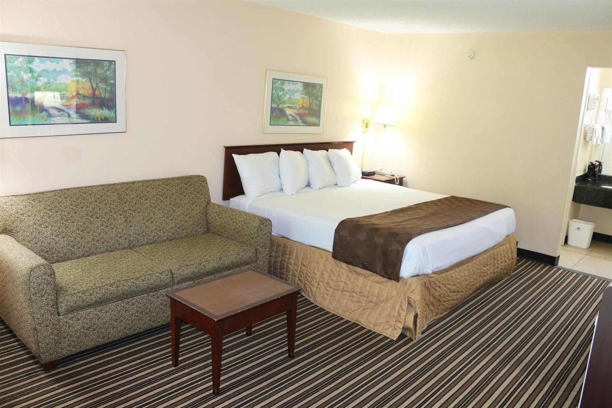Americas Best Value Inn Stockbridge Exteriör bild